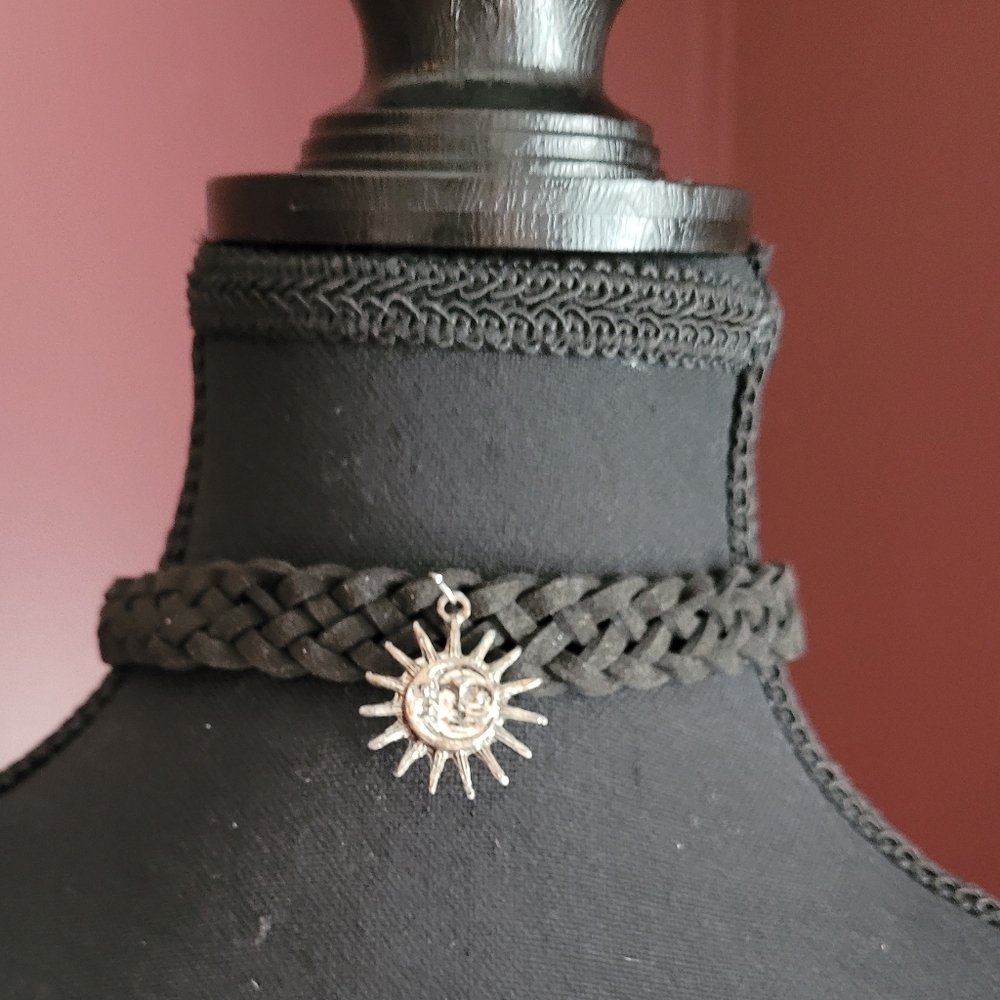 Choker Necklace